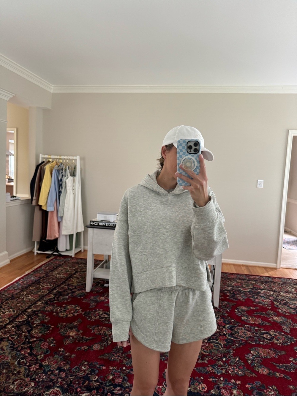 Abercrombie & Fitch Light Gray Cropped Hoodie + shorts